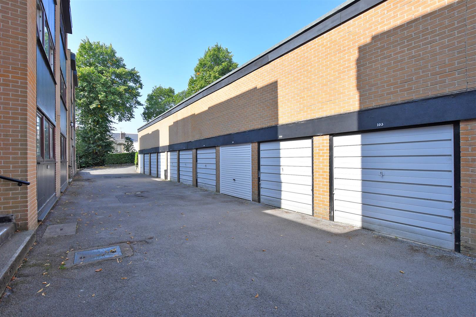 garage.jpg