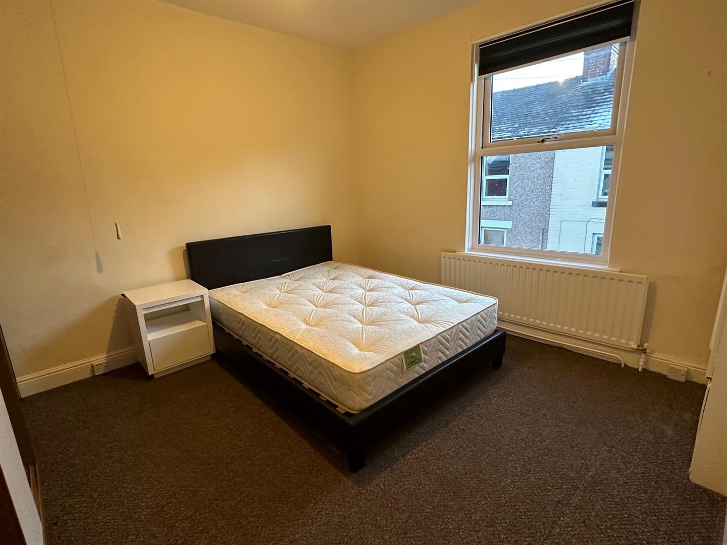 bed 1.jpg